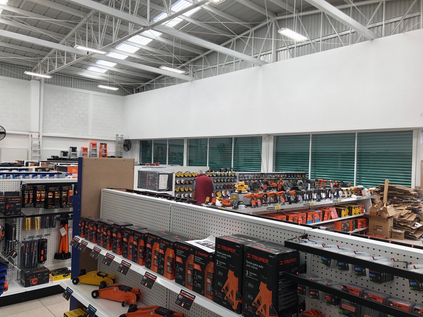 Comercial e Industrial - Imagen 13